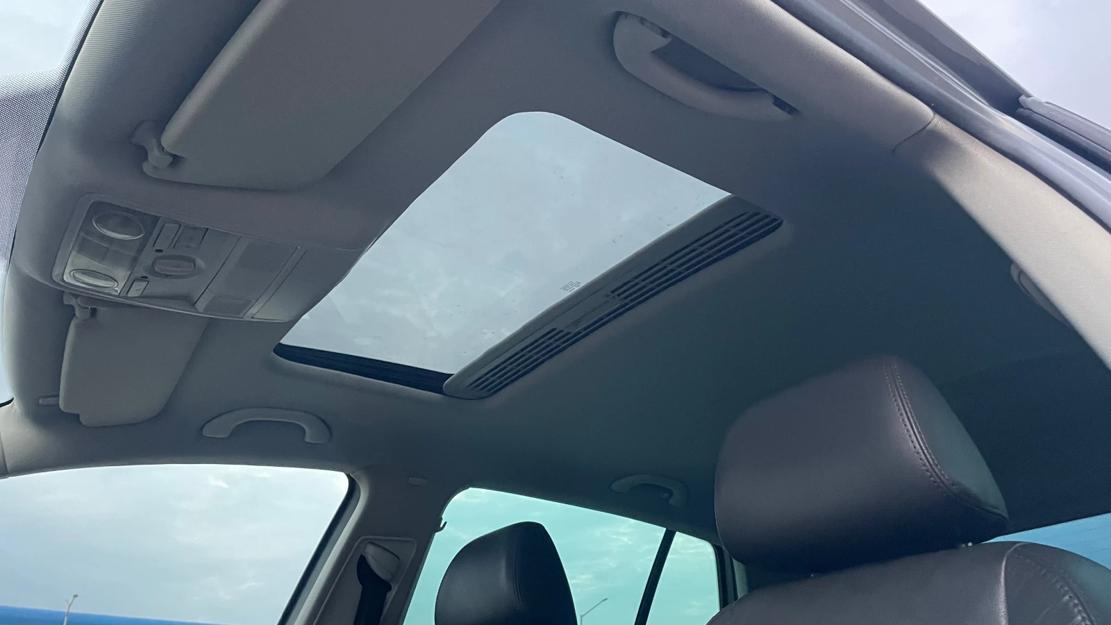 VW Golf 1.9tdi NAVI  | Mobile.bg — изображение 16