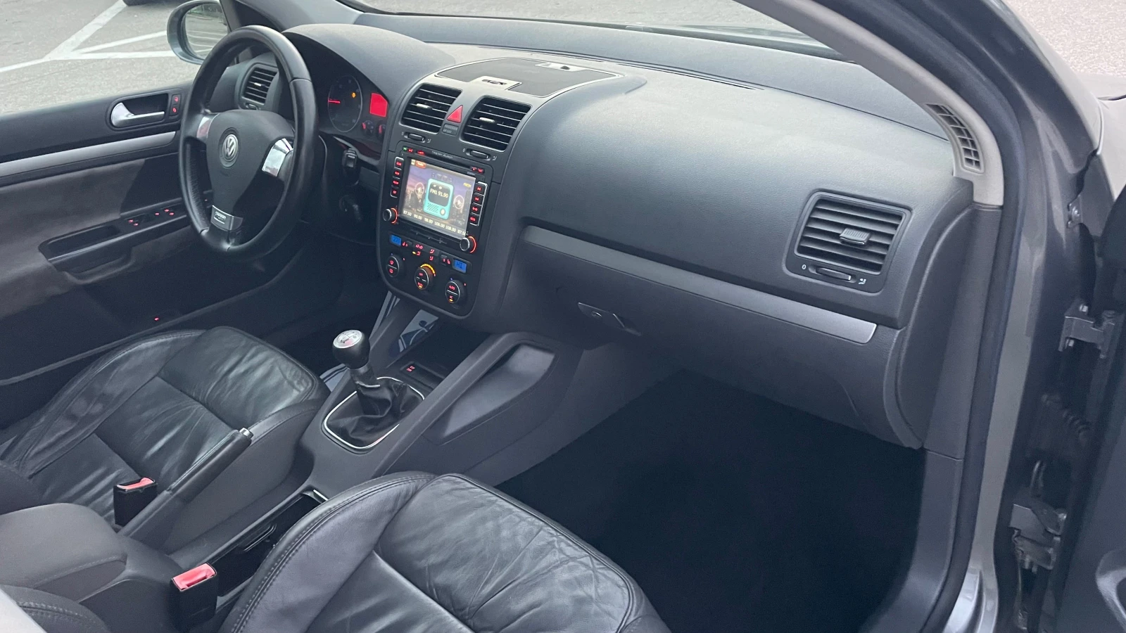 VW Golf 1.9tdi NAVI  | Mobile.bg — изображение 12