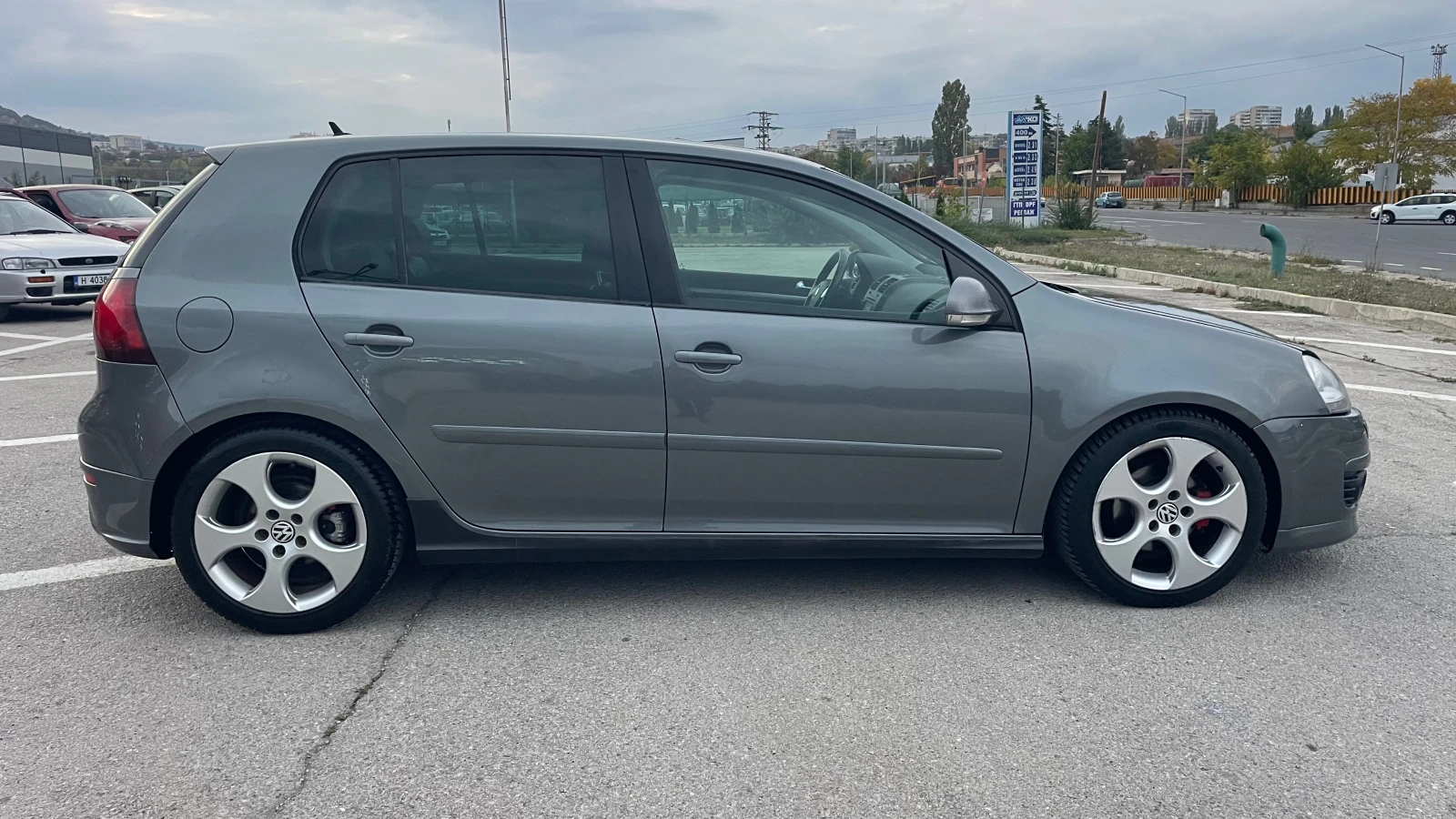 VW Golf 1.9tdi NAVI  | Mobile.bg — изображение 4