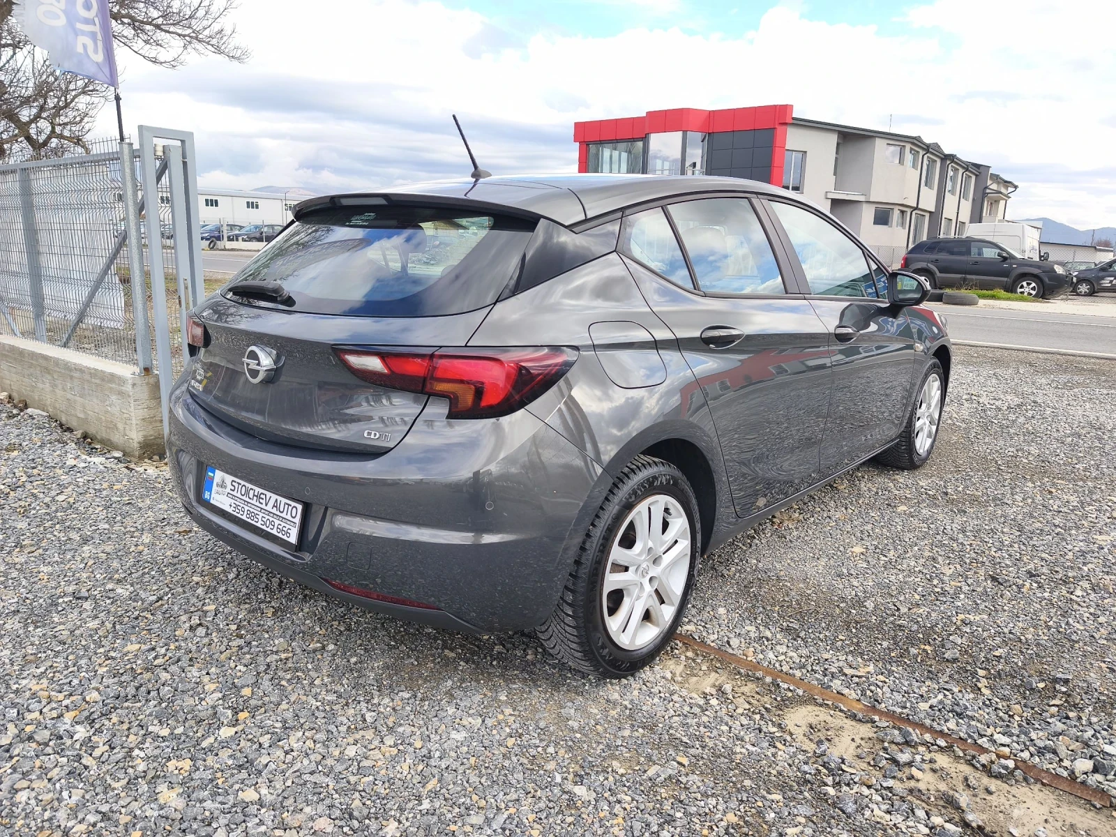 Opel Astra 1.6 CDTI 110hp  - изображение 7