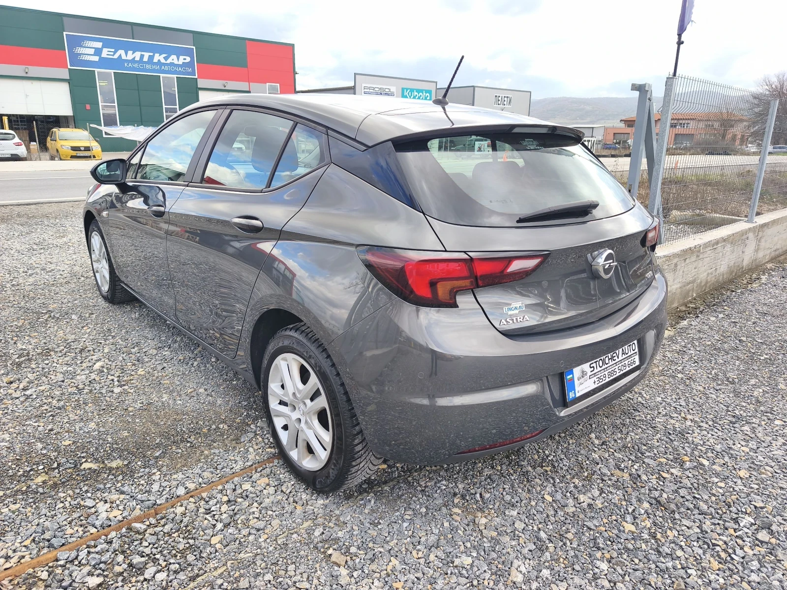 Opel Astra 1.6 CDTI 110hp  - изображение 8