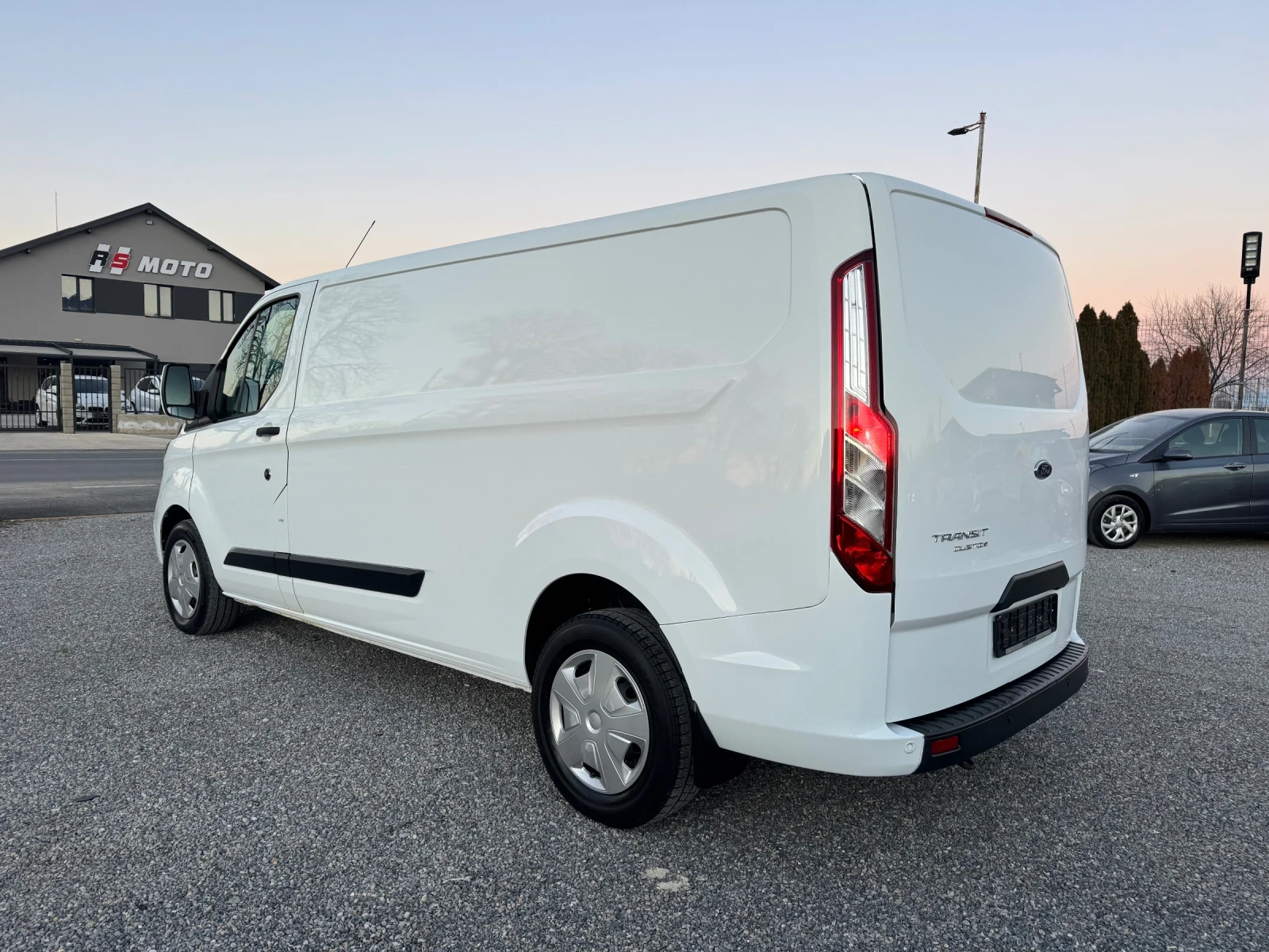 Ford Transit Custom L2 H1 2.0d MAXI 3 seats 118kkm EURO 6 - изображение 4