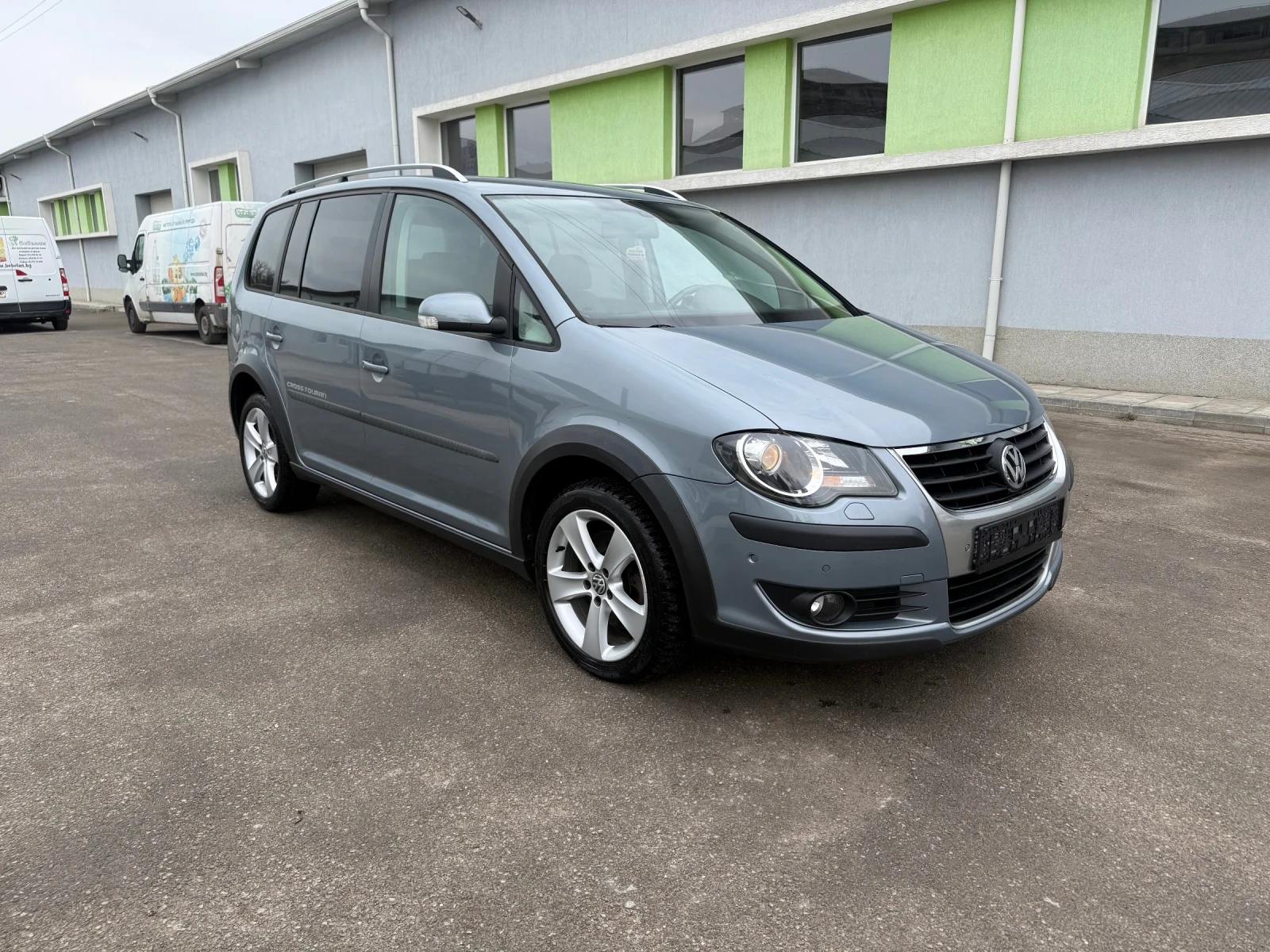 VW Touran 2.0TDI DSG 170к.с, снимка 2 - Автомобили и джипове - 54172196