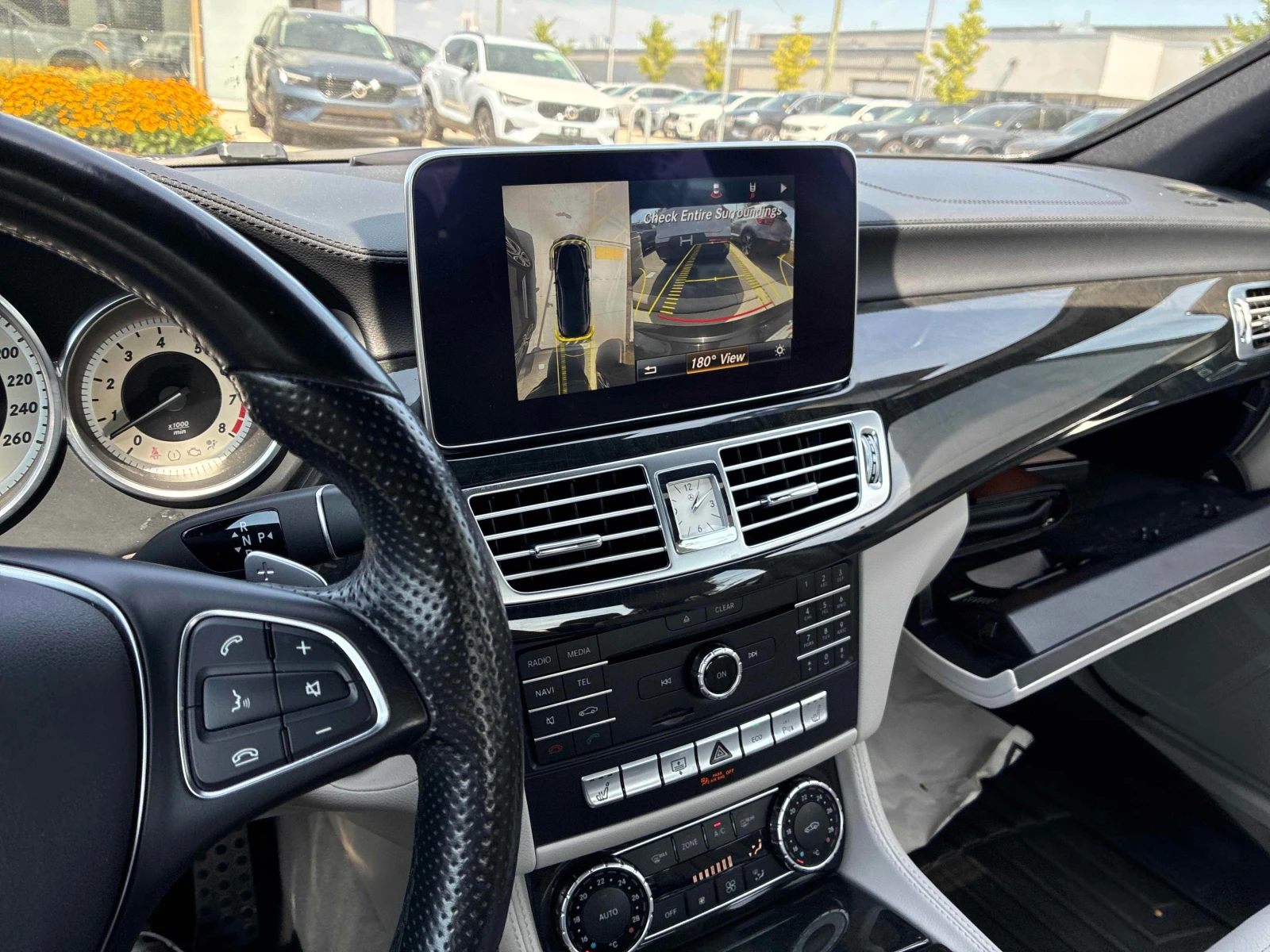 Mercedes-Benz CLS 400 / 360 / DIS / Harman Kardon / КЛИП НА МОТОРА, снимка 9 - Автомобили и джипове - 55897353
