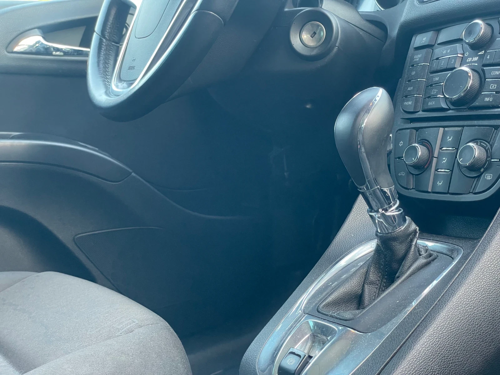 Opel Meriva 1.7 CDTI 101кс. , снимка 11 - Автомобили и джипове - 55920352