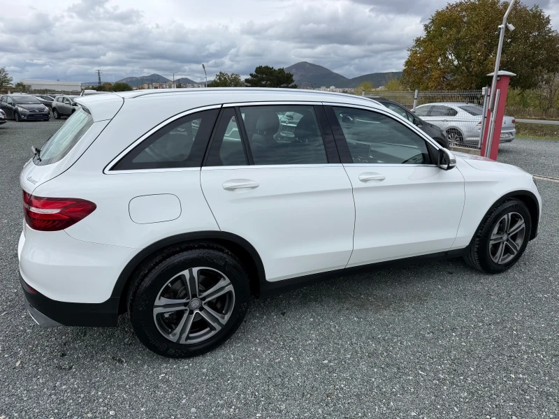 Mercedes-Benz GLC 220 (KATO НОВА)^(4-MATIC), снимка 5 - Автомобили и джипове - 52089993