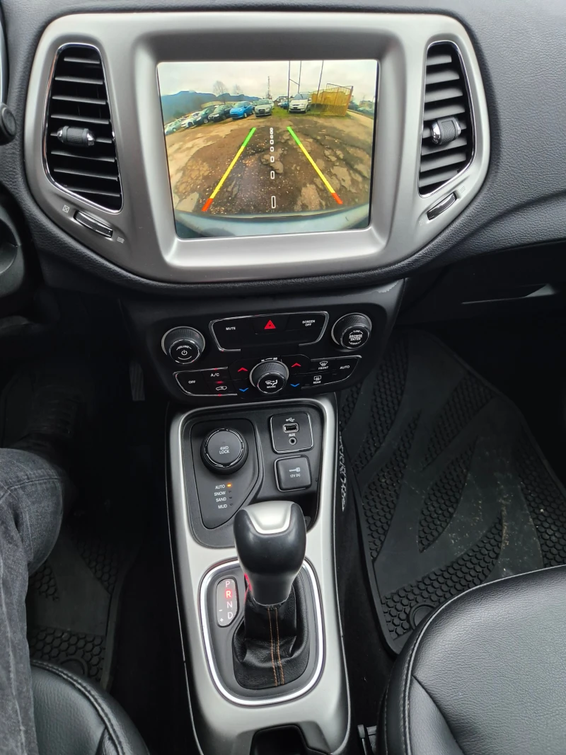 Jeep Compass 2.4 I , снимка 17 - Автомобили и джипове - 52712429