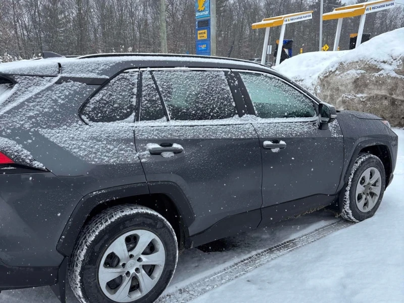 Toyota Rav4 * LE * CARFAX * БЕЗ ПЪРВОНАЧАЛНА ВНОСКА, снимка 3 - Автомобили и джипове - 52932166