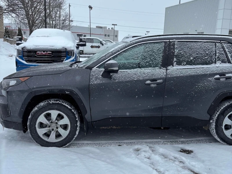 Toyota Rav4 * LE * CARFAX * БЕЗ ПЪРВОНАЧАЛНА ВНОСКА, снимка 2 - Автомобили и джипове - 52932166