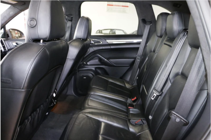 Porsche Cayenne S* HYBRID* BOSE* ПОДГРЕВ* ОБДУХВАНЕ* КАМЕРА* КЕЙЛЕ, снимка 16 - Автомобили и джипове - 53323908