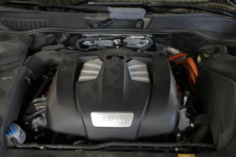 Porsche Cayenne S* HYBRID* BOSE* ПОДГРЕВ* ОБДУХВАНЕ* КАМЕРА* КЕЙЛЕ, снимка 17 - Автомобили и джипове - 53323908