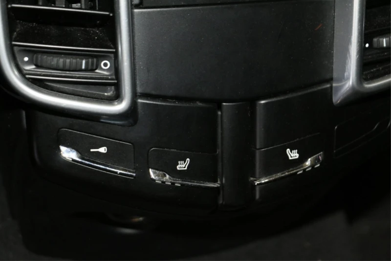 Porsche Cayenne S* HYBRID* BOSE* ПОДГРЕВ* ОБДУХВАНЕ* КАМЕРА* КЕЙЛЕ, снимка 13 - Автомобили и джипове - 53323908