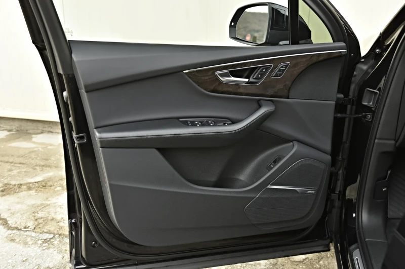 Audi Q7 55TFSI 3xS-LINE RS-22 PANO HEAD-UP  FACELIFT 6+ 1, снимка 14 - Автомобили и джипове - 53478358