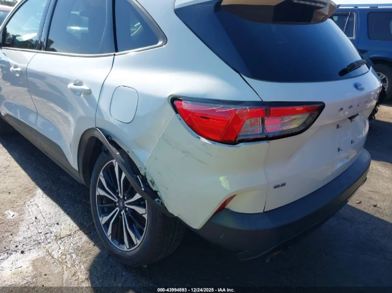 Ford Escape 1.5l Se, снимка 6 - Автомобили и джипове - 53530682