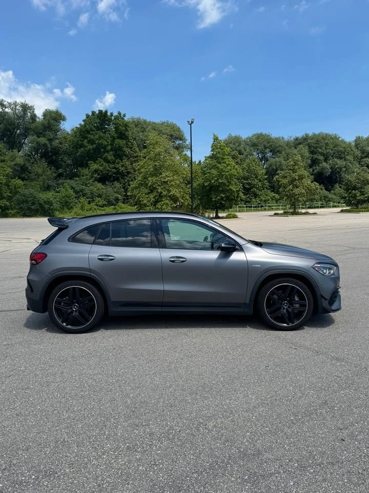 Mercedes-Benz GLA 45 AMG * BURMESTER * ОБДУХВАНЕ * ПАНОРАМА * CARFAX, снимка 2 - Автомобили и джипове - 55785236