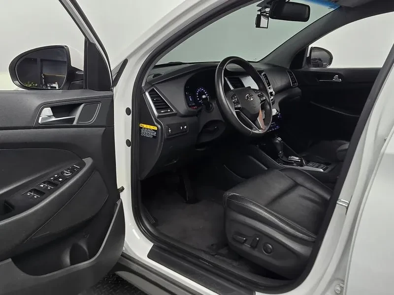 Hyundai Tucson 2.0 - САМО 30% АВАНС, снимка 9 - Автомобили и джипове - 56065934