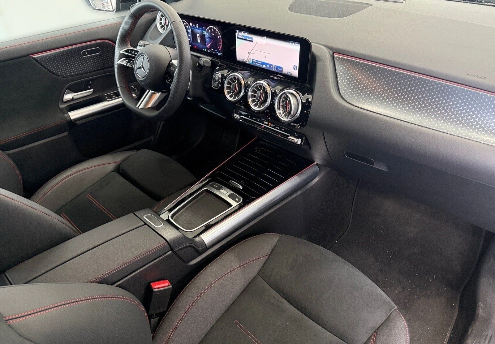 Mercedes-Benz GLA 200 4Matic = AMG Line= Advanced Plus Гаранция - изображение 10