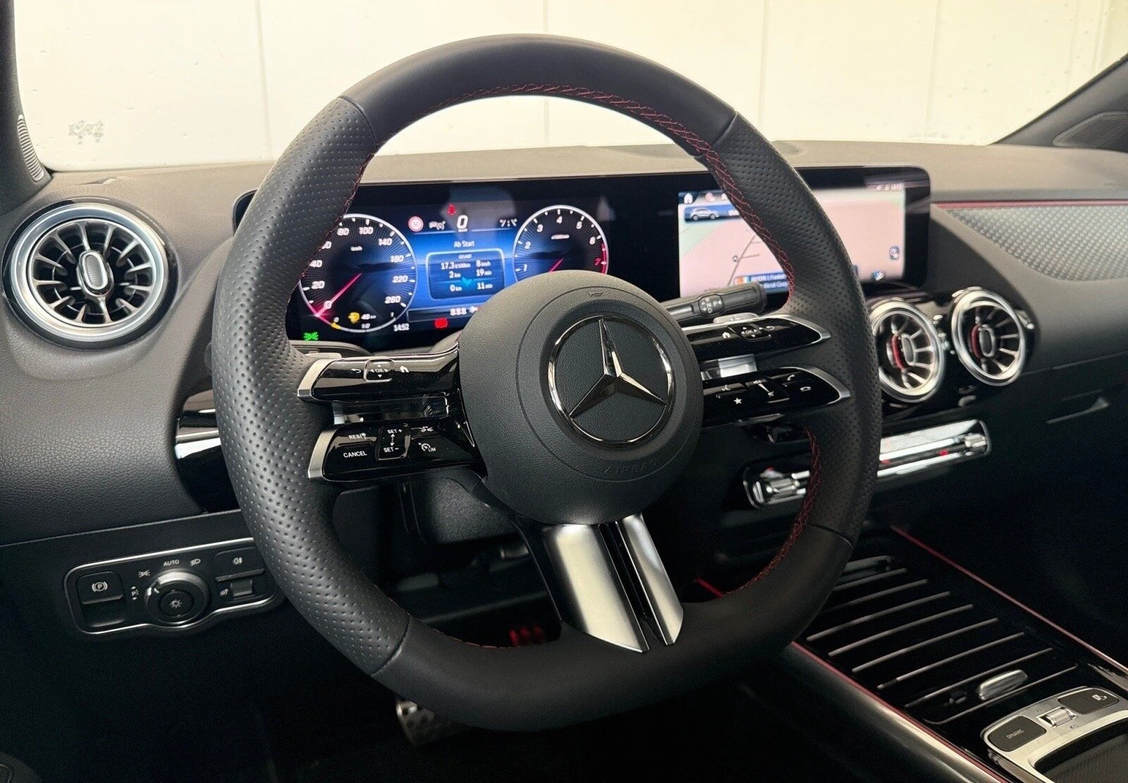 Mercedes-Benz GLA 200 4Matic = AMG Line= Advanced Plus Гаранция - изображение 7