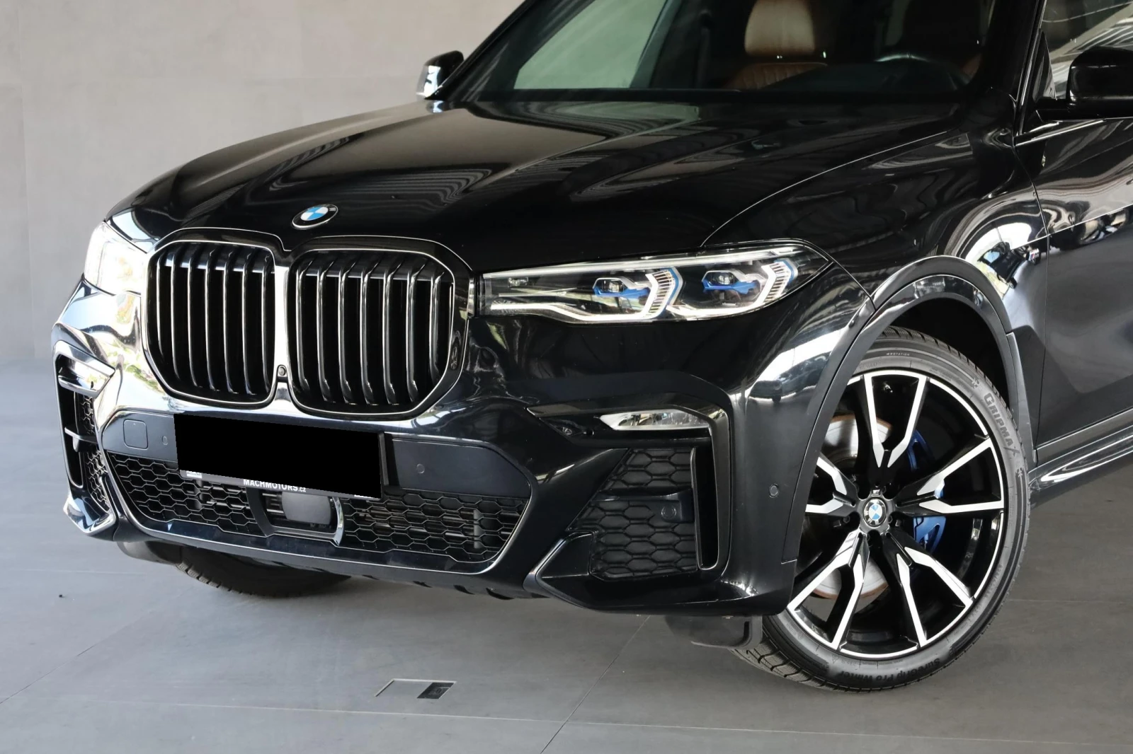 BMW X7 40i M xDrive - изображение 2