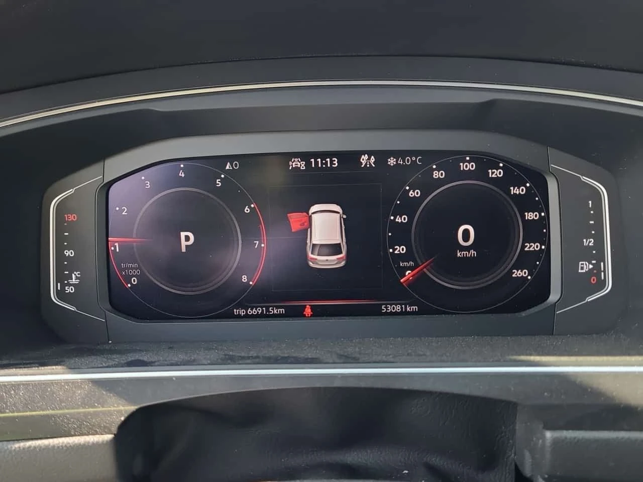 VW Tiguan * COMFORTLINE R LINE BLACK EDITION* ПАНОРАМА* 2 КЛ, снимка 10 - Автомобили и джипове - 53912936