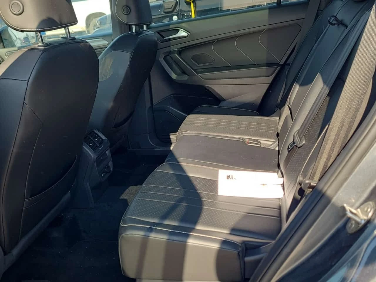 VW Tiguan * COMFORTLINE R LINE BLACK EDITION* ПАНОРАМА* 2 КЛ, снимка 12 - Автомобили и джипове - 53912936