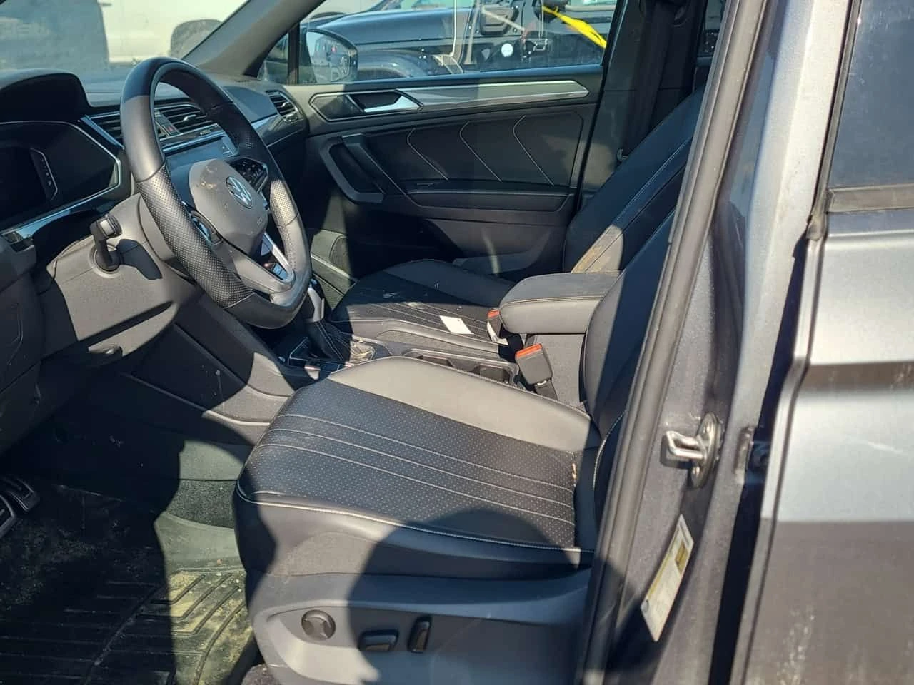 VW Tiguan * COMFORTLINE R LINE BLACK EDITION* ПАНОРАМА* 2 КЛ, снимка 7 - Автомобили и джипове - 53912936