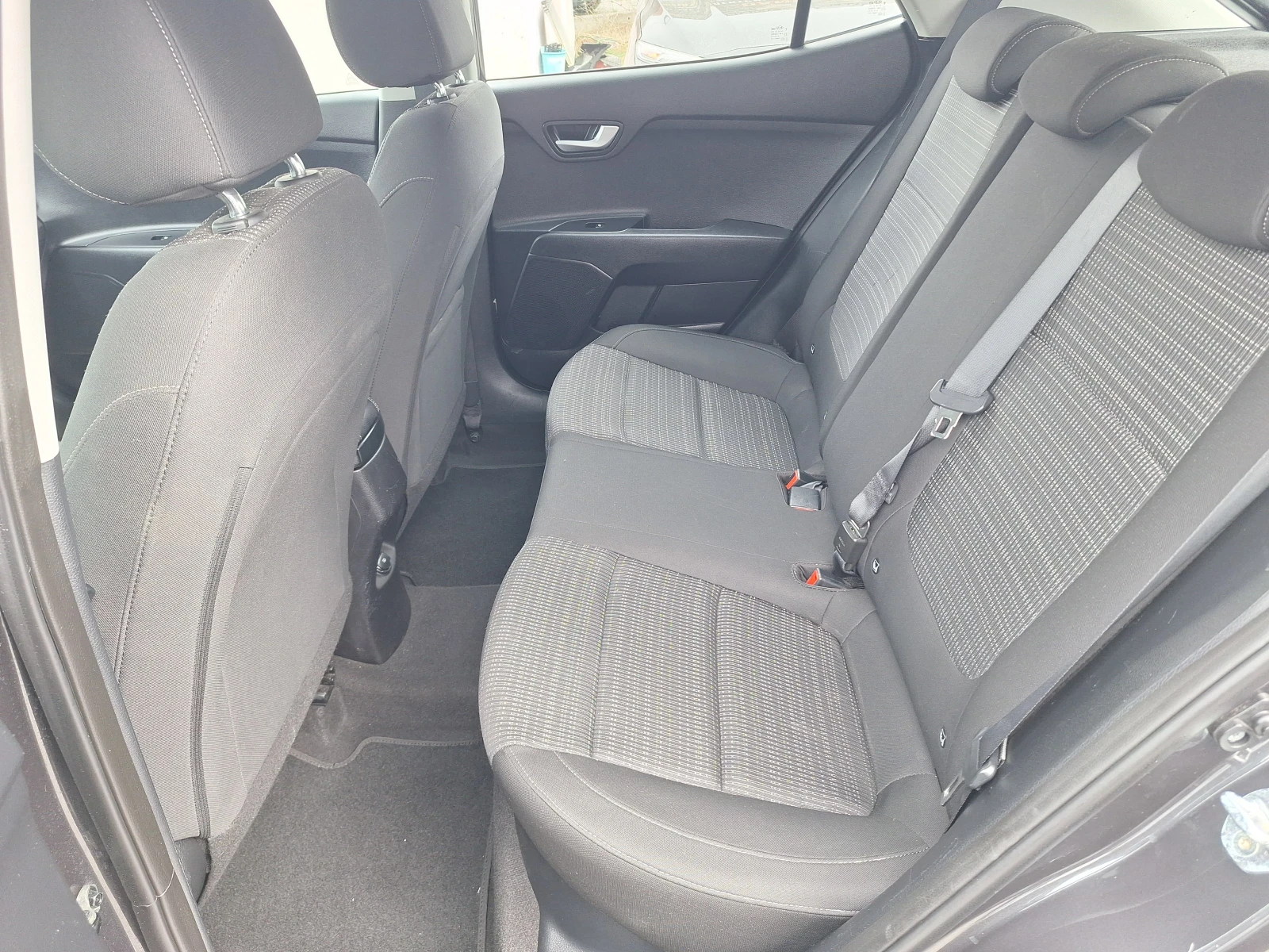 Kia Stonic 1.4 100ks ECO GPL Kamera!, снимка 13 - Автомобили и джипове - 53950660