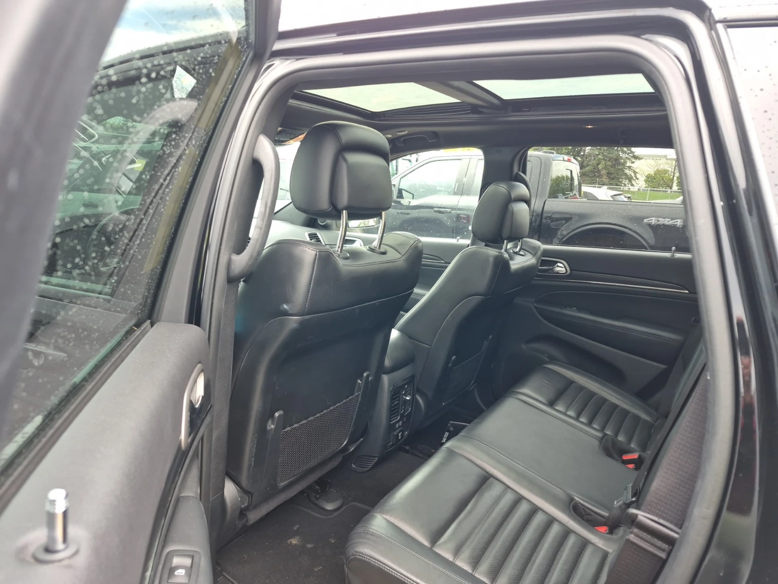 Jeep Grand cherokee LIMITED X * CARFAX * АВТО КРЕДИТ * Цена до БГ * , снимка 8 - Автомобили и джипове - 54599229