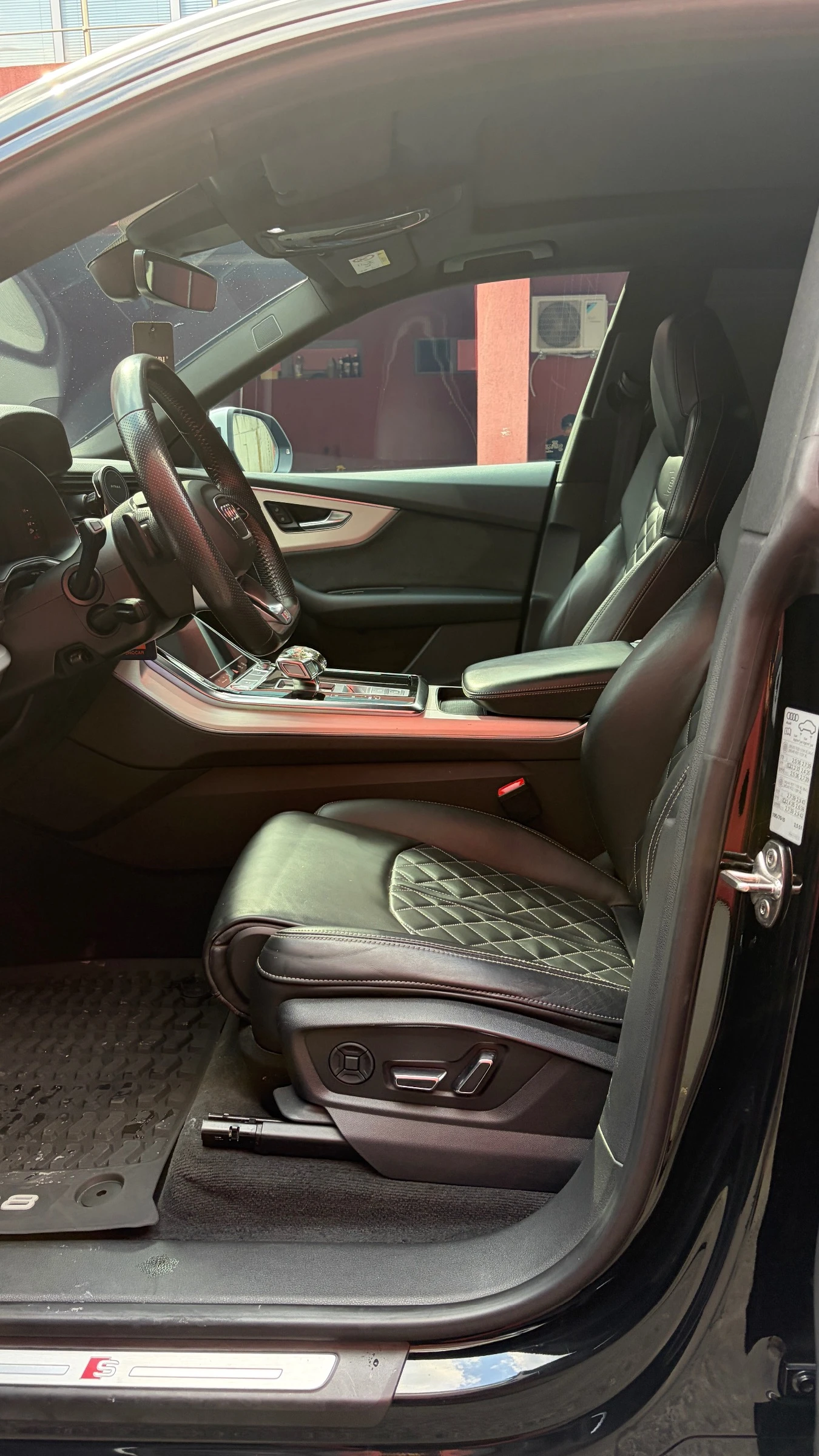 Audi SQ8, снимка 15 - Автомобили и джипове - 55661069