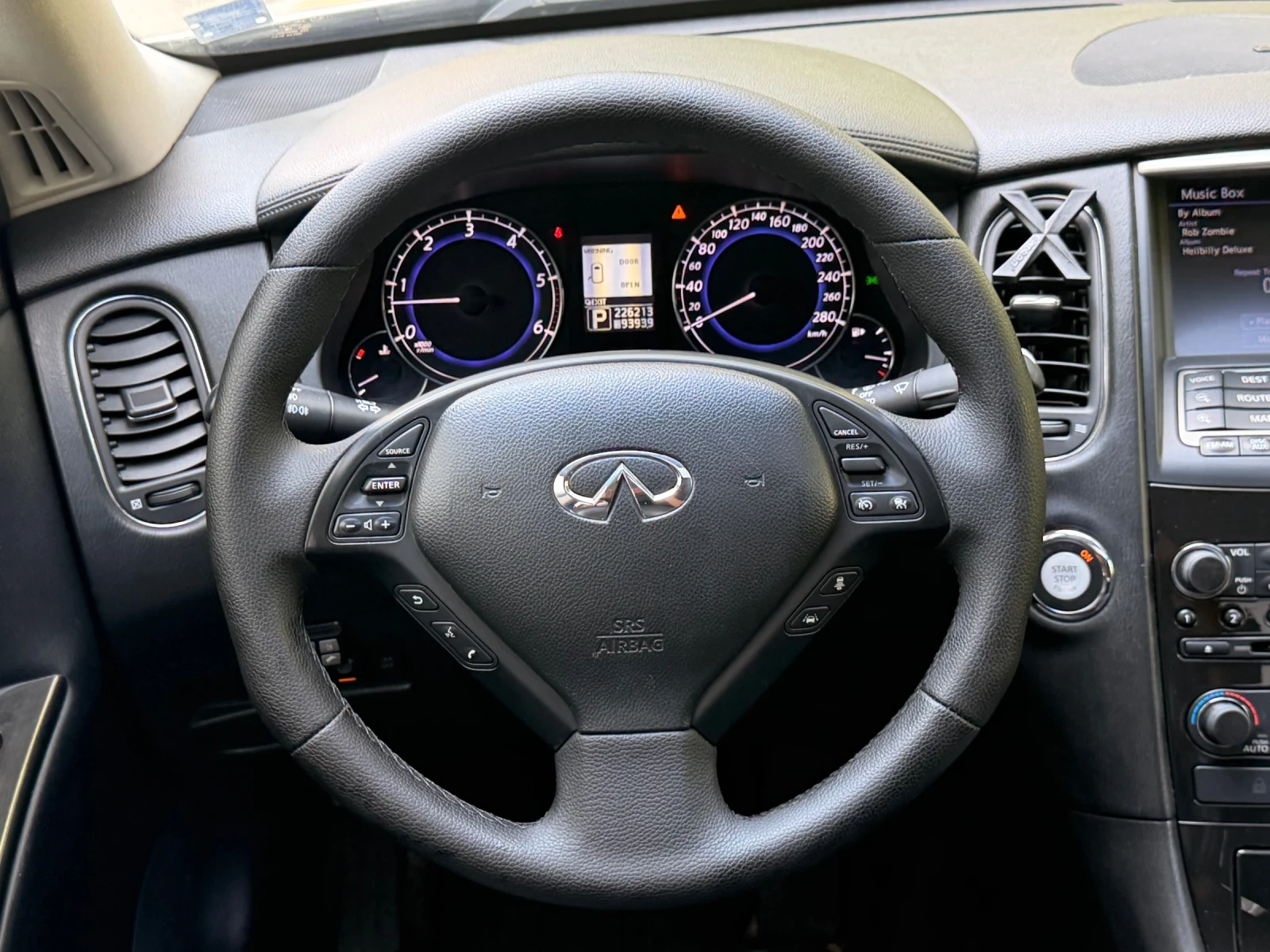 Infiniti Ex30 D / 4x4, снимка 13 - Автомобили и джипове - 55733167