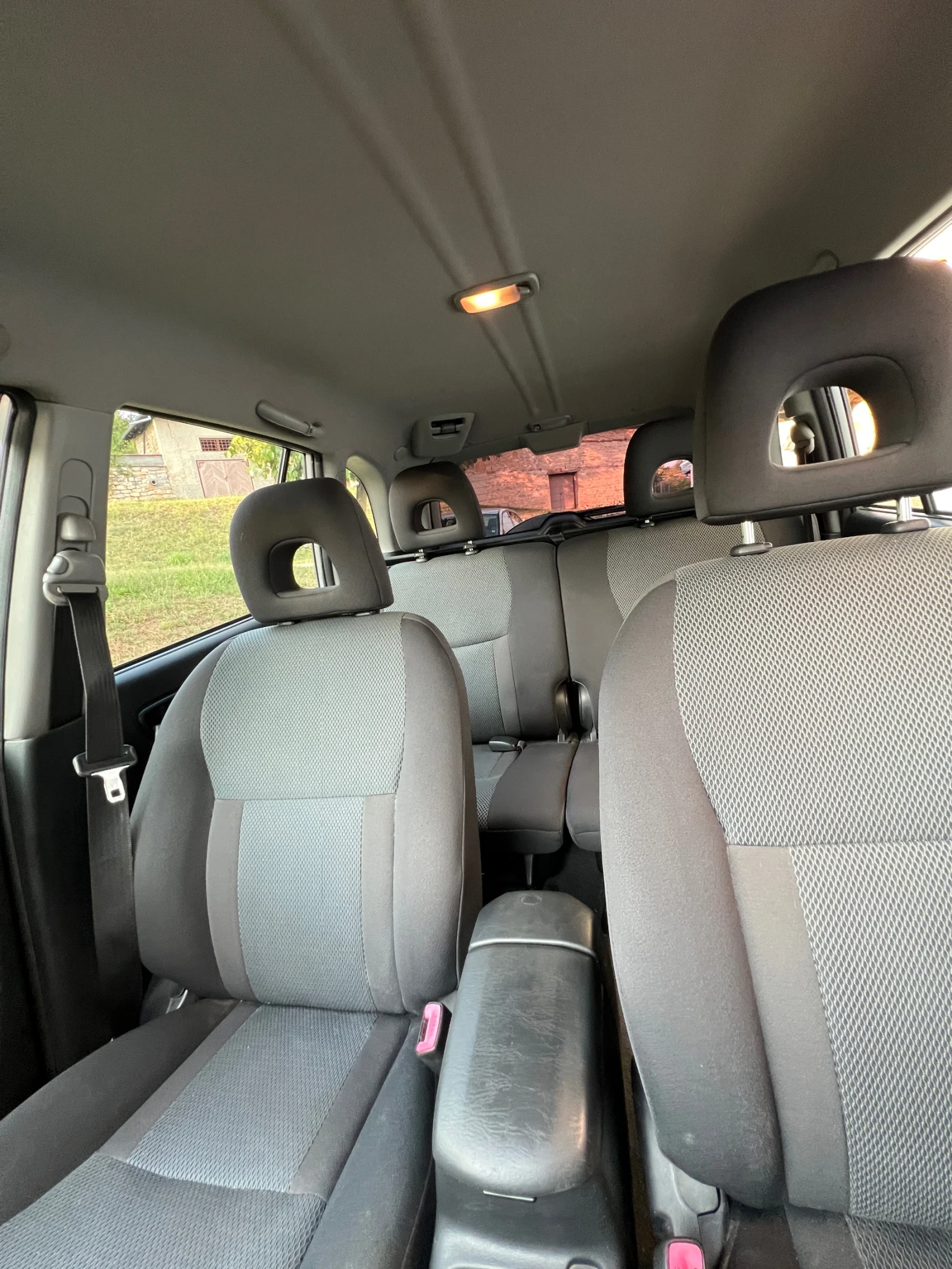 Toyota Rav4, снимка 8 - Автомобили и джипове - 56132395