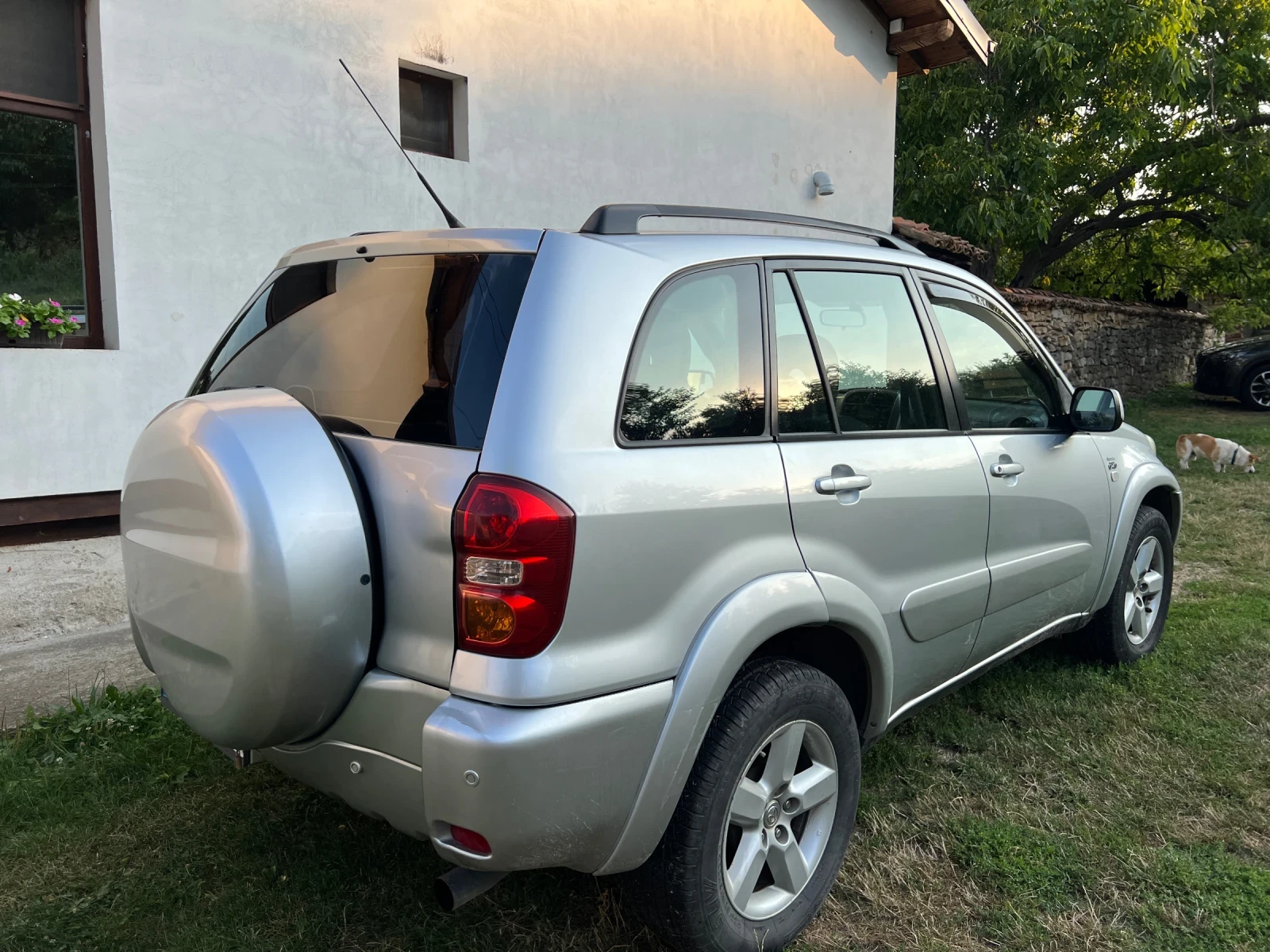 Toyota Rav4, снимка 2 - Автомобили и джипове - 56132395