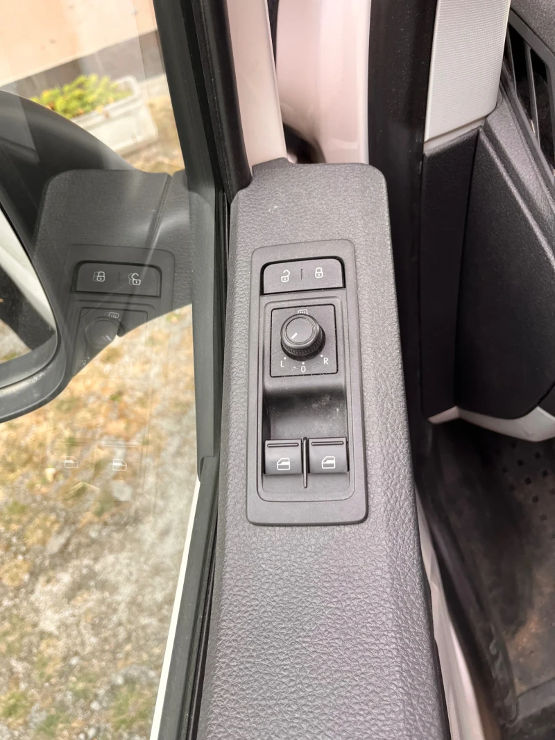 VW T6 2.0TDI 150к.с. Новият мотор! , снимка 12 - Бусове и автобуси - 51897689