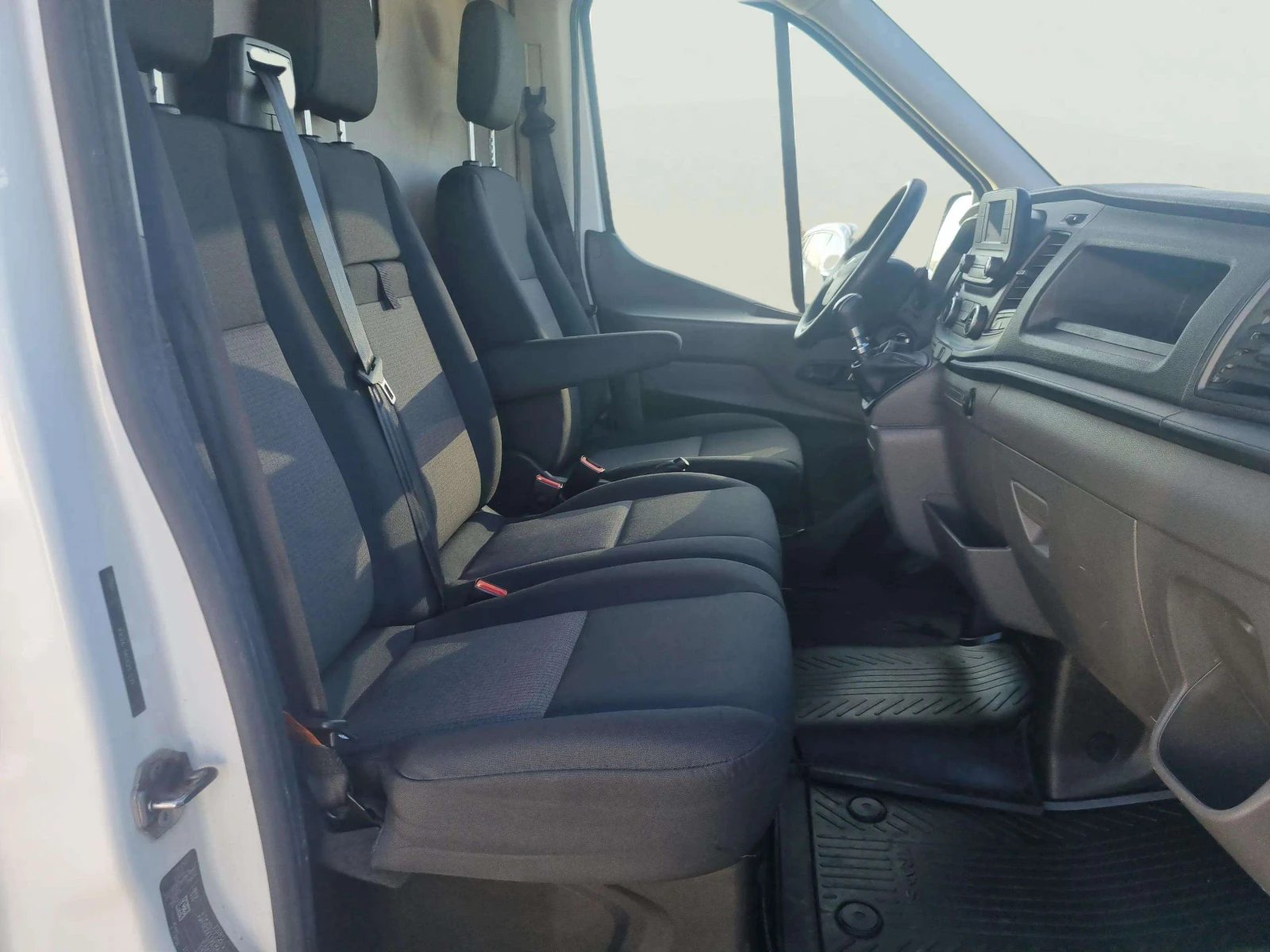 Ford Transit 2.0L EcoBlue, снимка 10 - Бусове и автобуси - 55437348