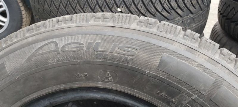 Гуми Зимни 235/65R16, снимка 5 - Гуми и джанти - 31257378