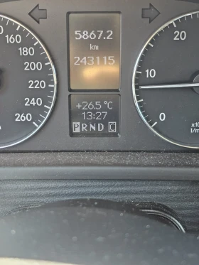 Mercedes-Benz C 220, снимка 11
