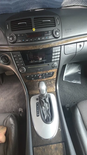 Mercedes-Benz E 320, снимка 14