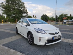 Toyota Prius Plug in hybrid , снимка 4 - Автомобили и джипове - 45725097