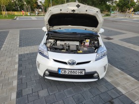 Toyota Prius Plug in hybrid , снимка 2 - Автомобили и джипове - 45725097