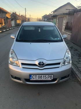 Toyota Corolla verso, снимка 1