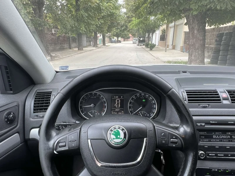 Skoda Octavia TDI, снимка 13 - Автомобили и джипове - 48217923