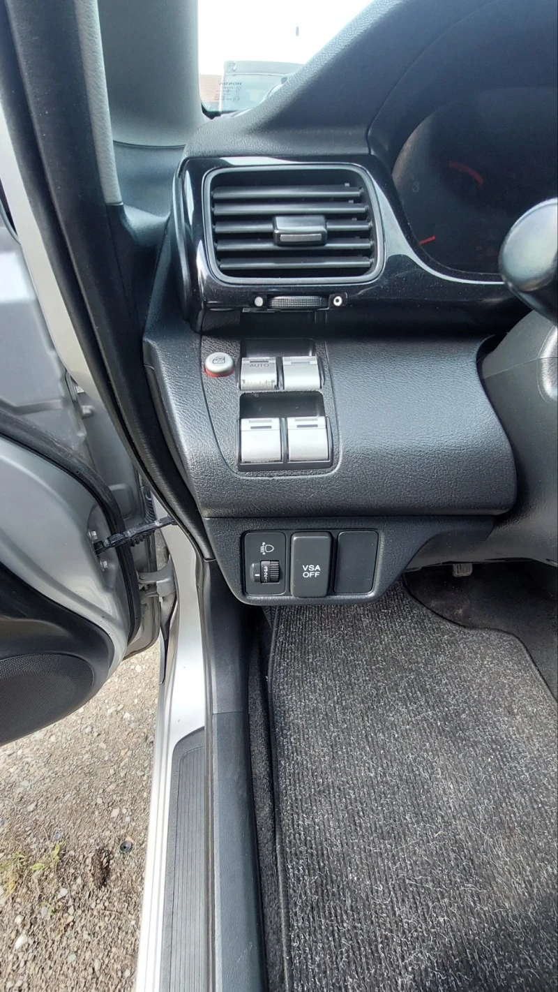 Honda Fr-v 2.2 CTDi, снимка 12 - Автомобили и джипове - 50211848