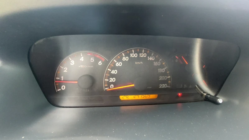 Honda Fr-v 2.2 CTDi, снимка 8 - Автомобили и джипове - 50211848