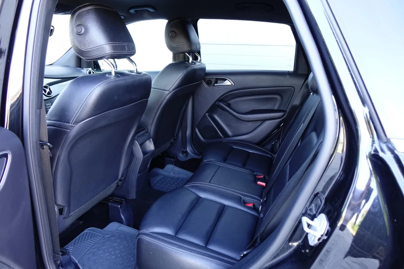 Mercedes-Benz B 200 4 MATIC* AMG PAKET* HARMAN/KARDON* , снимка 17 - Автомобили и джипове - 51671962