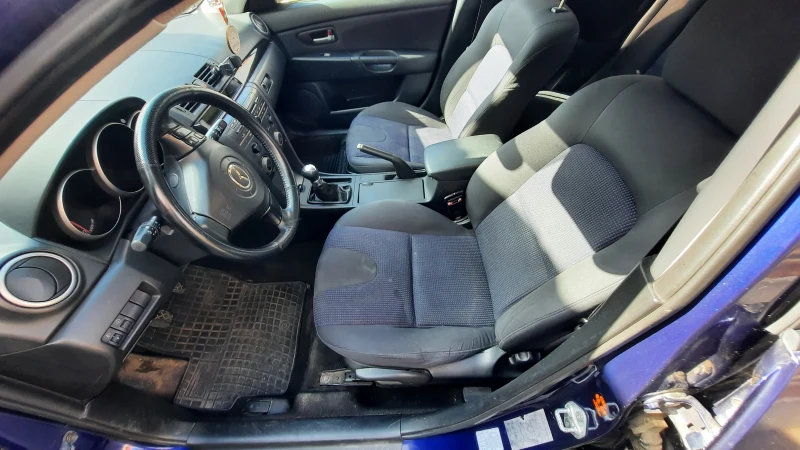 Mazda 3 1.6, снимка 7 - Автомобили и джипове - 52284047