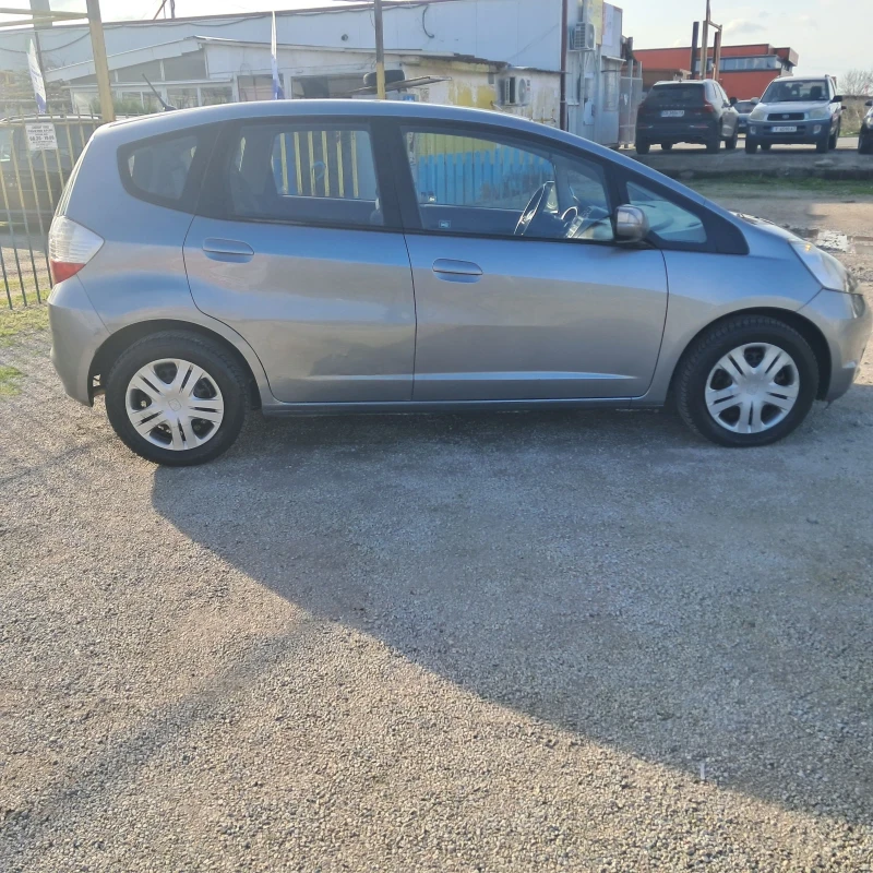 Honda Jazz 1.4i elegance, снимка 4 - Автомобили и джипове - 52669330