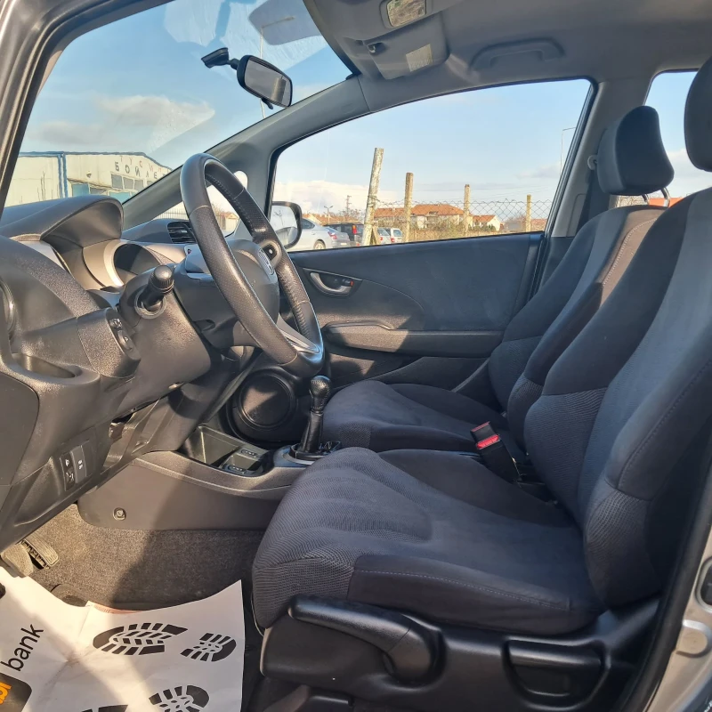 Honda Jazz 1.4i elegance, снимка 8 - Автомобили и джипове - 52669330