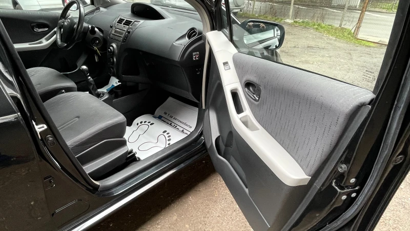 Toyota Yaris ФЕЙС СЕРВ. ДОК., снимка 13 - Автомобили и джипове - 53418190