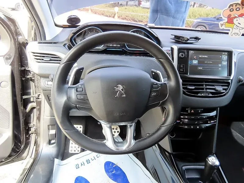 Peugeot 2008 1.6 BlueHDI - САМО 30% АВАНС, снимка 8 - Автомобили и джипове - 56016817