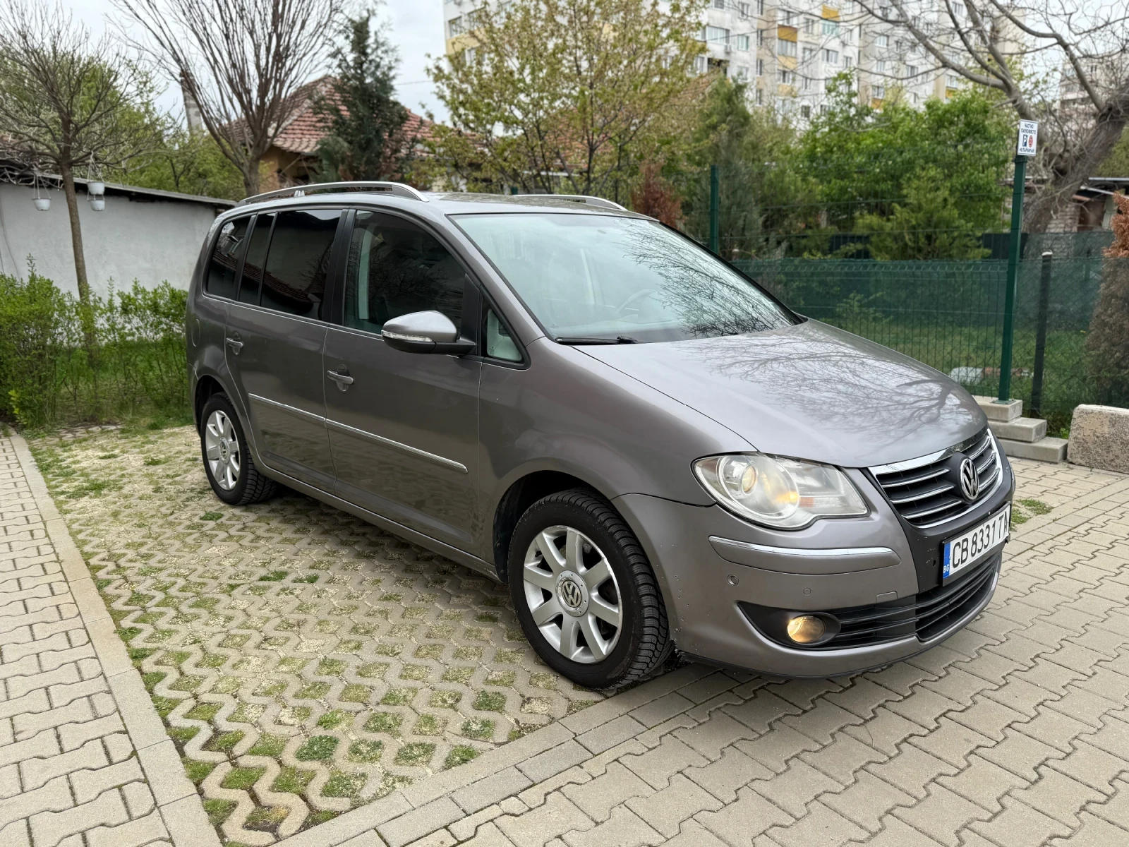 VW Touran 1.4 Turbo Метан-Бензин. 7 местен сам паркира - изображение 2